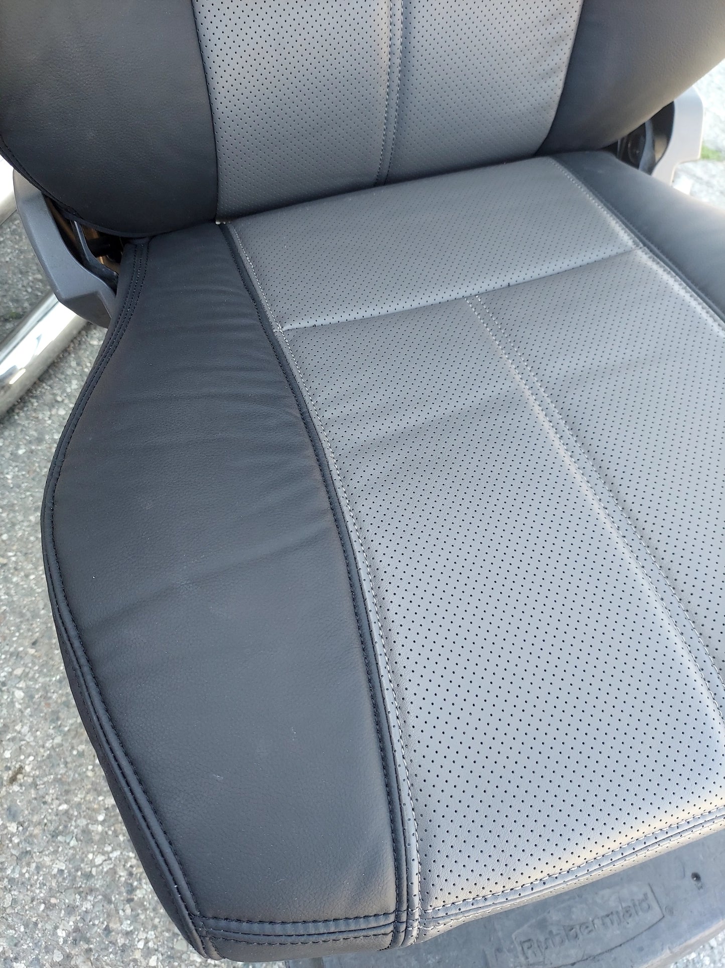 UPHOLSTERY QUALITY FREIGHTLINER CASCADIA NICE FITTING SEAT COVER